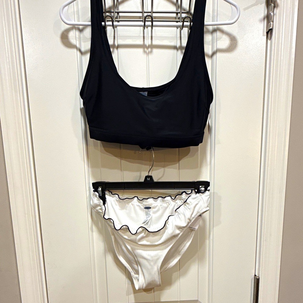Old Navy Women's 2pc Bikini Set Black Top (M) White Ribbed Ruffle Bottoms S NWT